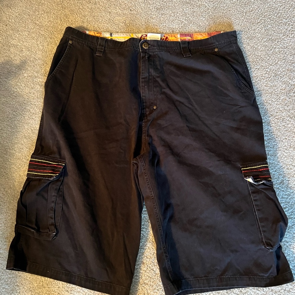 Men's Black Cargo Shorts with Striped Pockets